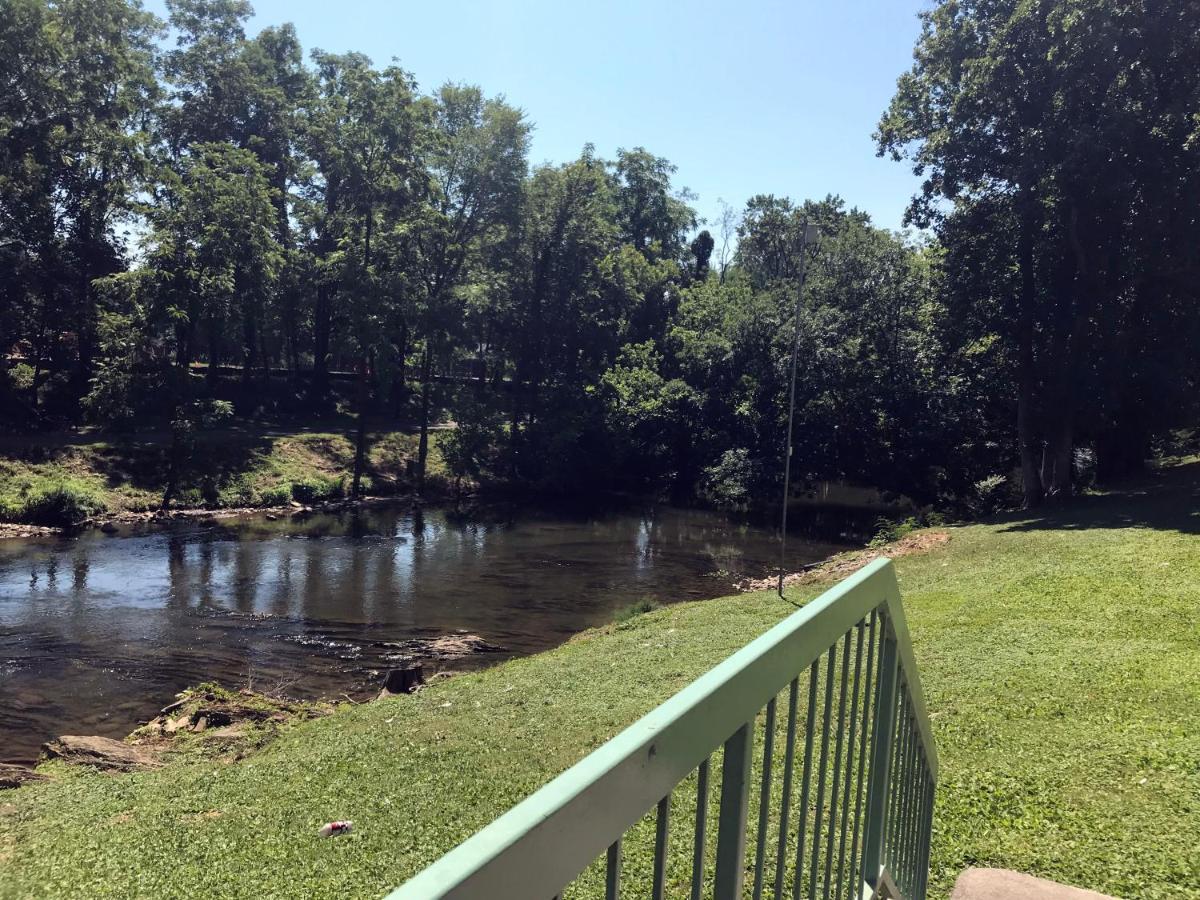 The River Cottage Pigeon Forge Buitenkant foto